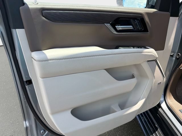 New 2026 GMC Yukon XL Denali w/ Denali Reserve Package AWD/4WD image 17