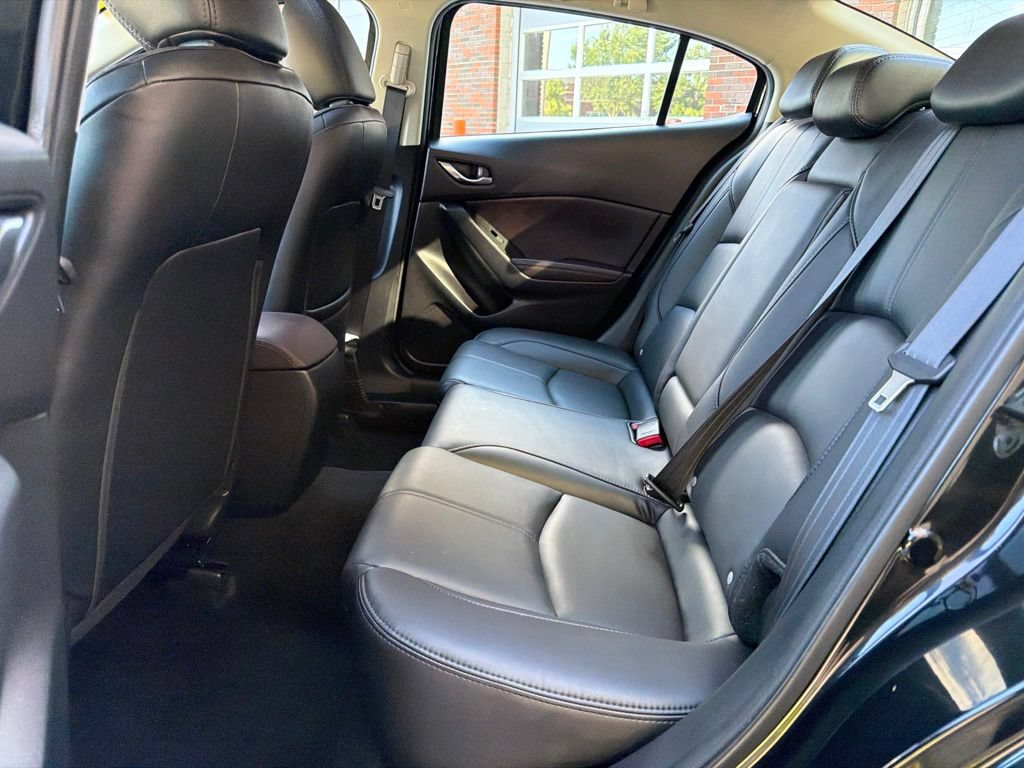 Used 2018 MAZDA MAZDA3 Touring FWD image 27