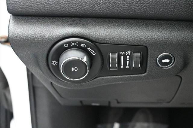 Used 2015 Chrysler 200 C w/ Navigation & Sound Group I FWD image 10