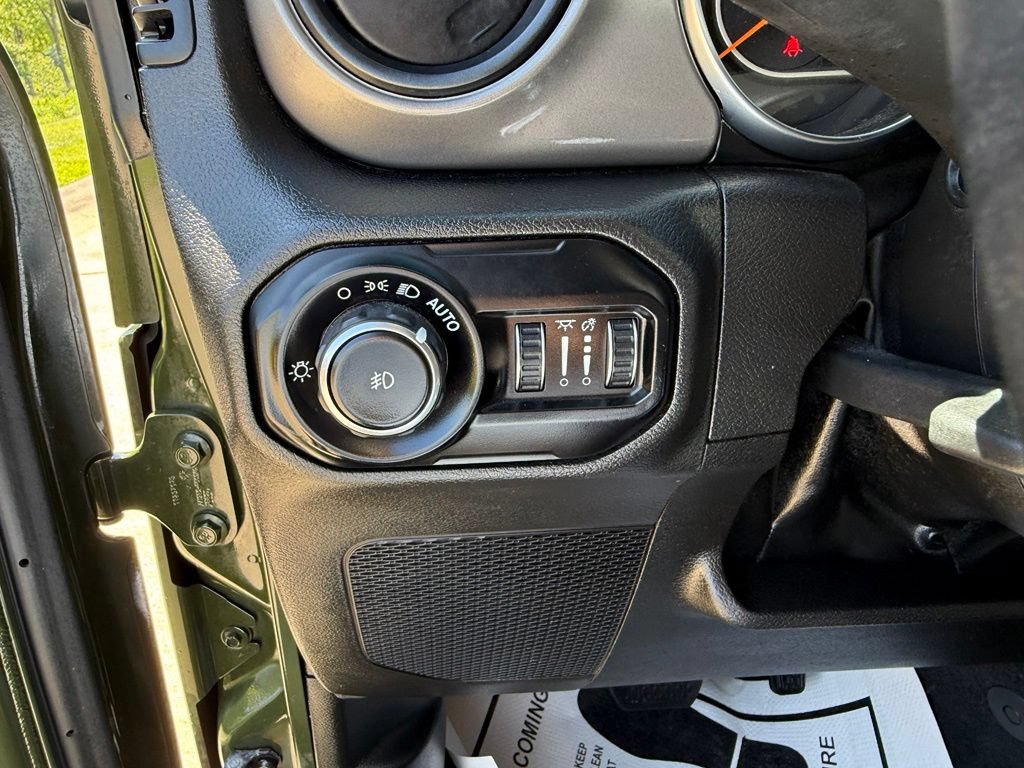 Used 2022 Jeep Wrangler Unlimited Sport AWD/4WD image 32