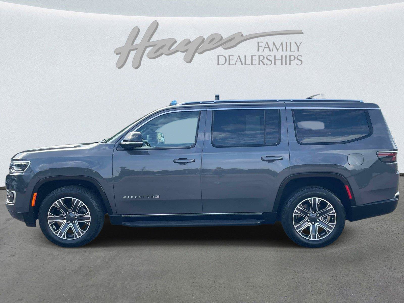 Used 2024 Jeep Wagoneer 4WD w/ Premium Group I image 6