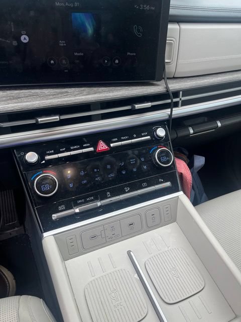 Used 2024 Hyundai Santa Fe Calligraphy FWD image 11
