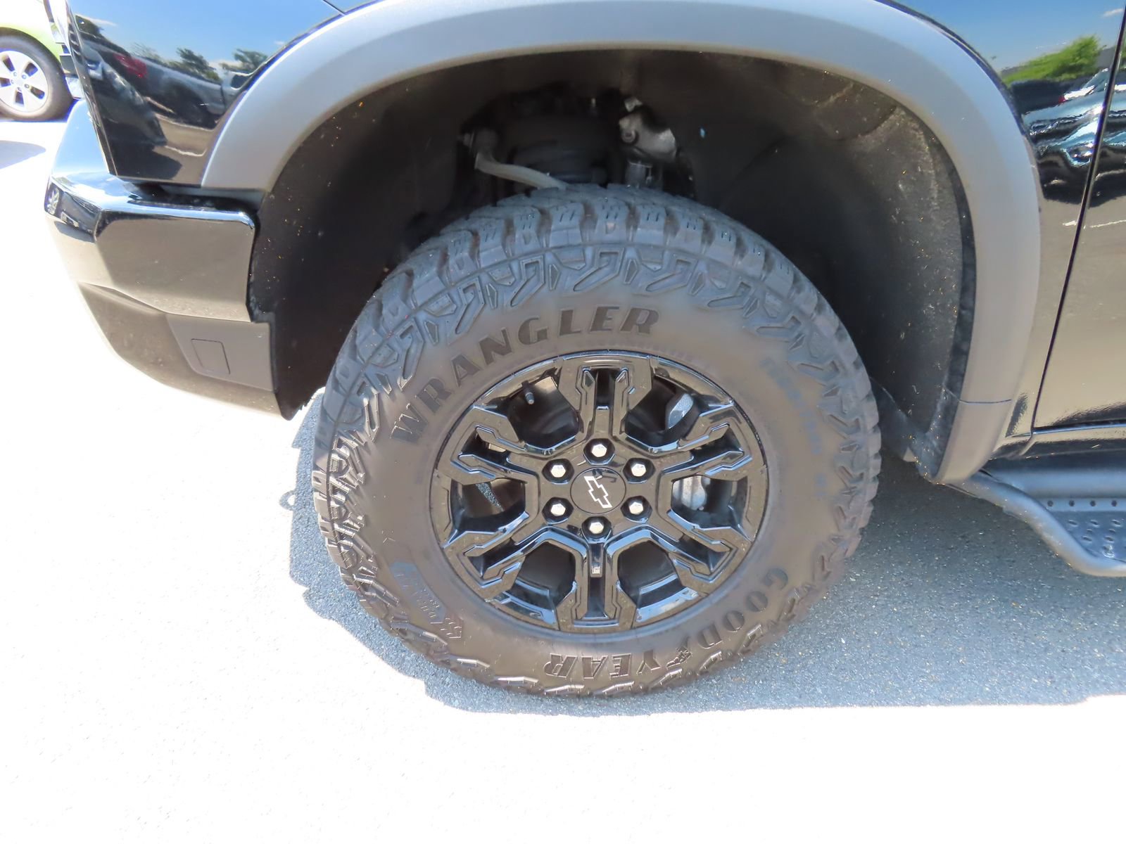 Used 2022 Chevrolet Silverado 1500 ZR2 w/ Technology Package AWD/4WD image 14