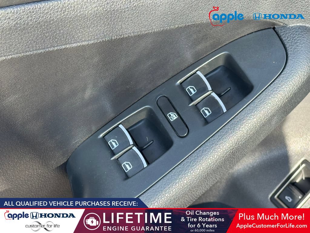 Used 2013 Volkswagen Jetta TDI FWD image 9