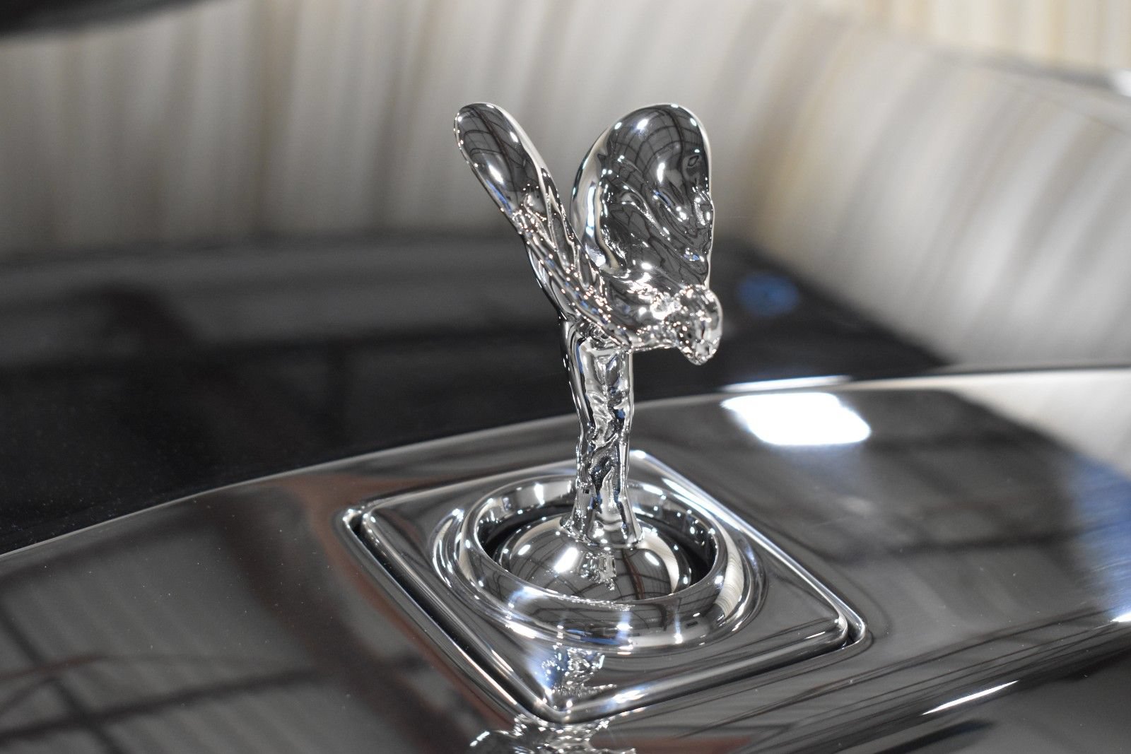 New 2027 Rolls-Royce Phantom Sedan RWD image 10