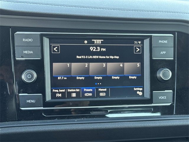 Used 2023 Volkswagen Jetta SE w/ Panoramic Sunroof Package image 12