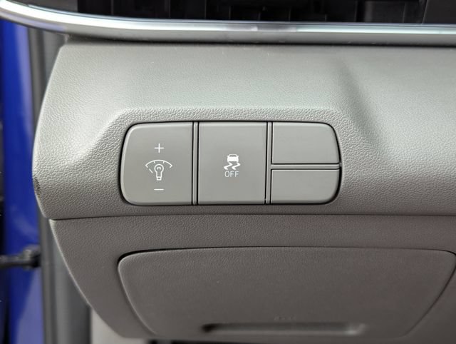 Used 2024 Hyundai Elantra SEL FWD image 29
