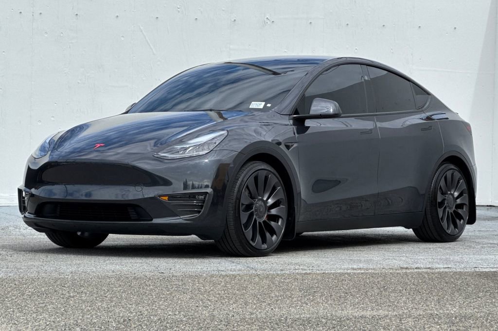 Used 2025 Tesla Model Y Performance image 7