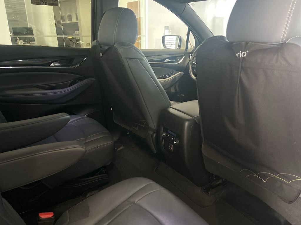 Used 2023 Buick Enclave Essence image 39