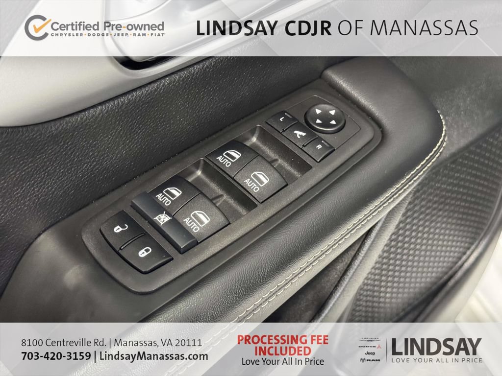 Certified 2025 Chrysler Pacifica Limited FWD image 28