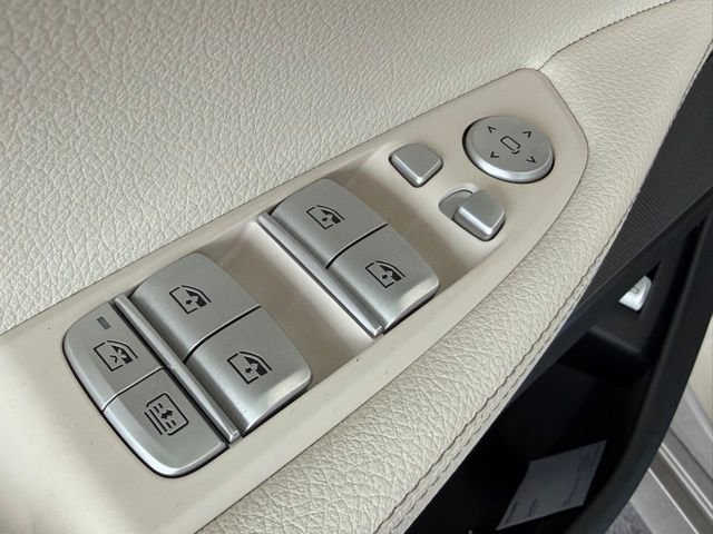 Used 2019 BMW 740i w/ Executive Package image 14