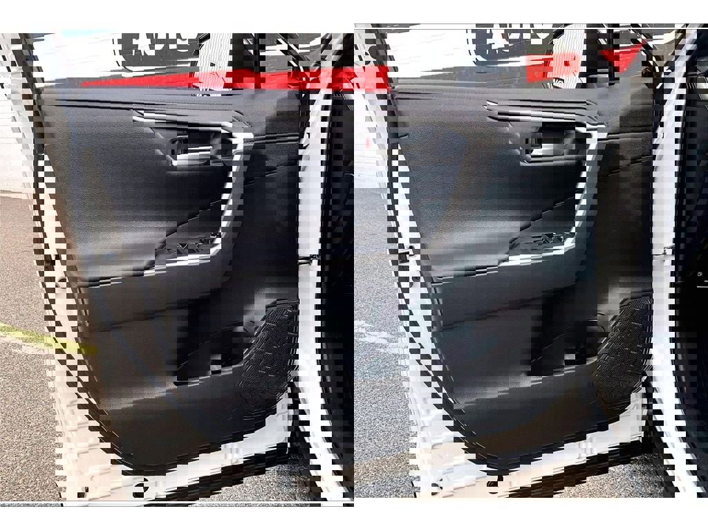 Used 2020 Toyota RAV4 XSE image 19