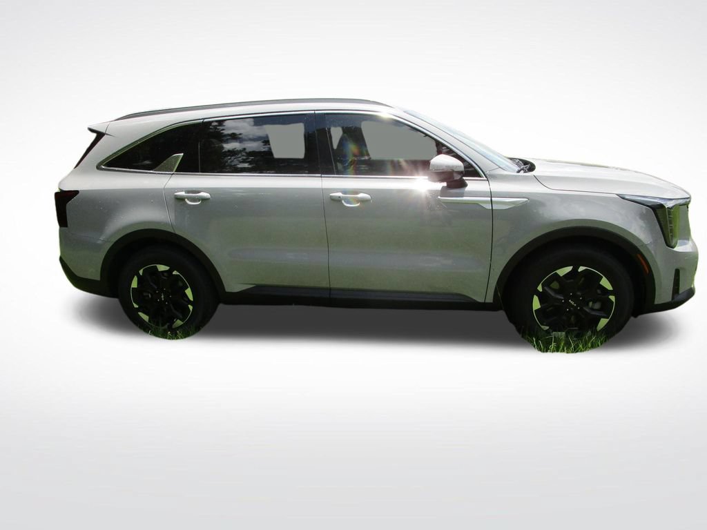 Used 2025 Kia Sorento S w/ Panoramic Sunroof Package FWD image 9