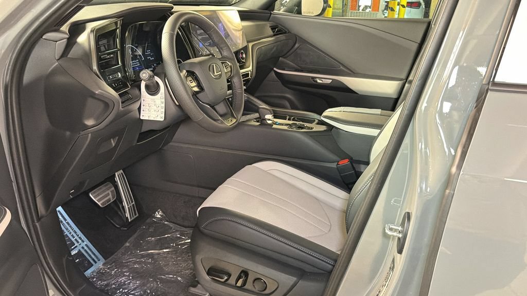 New 2026 Lexus TX 500h AWD image 15