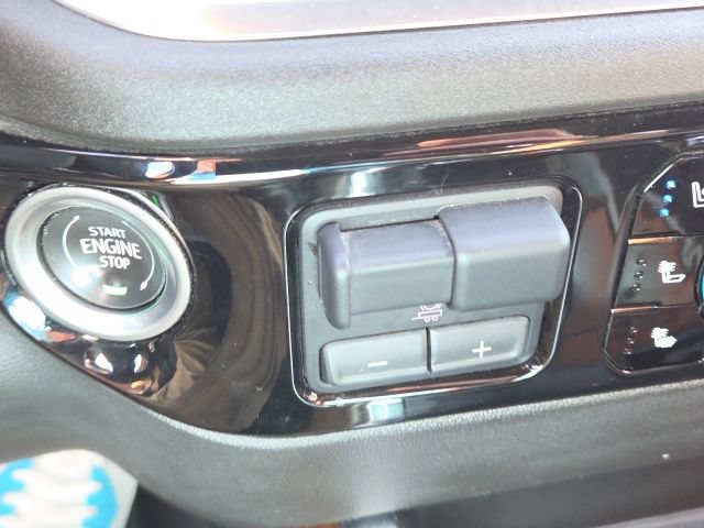Used 2022 Chevrolet Silverado 1500 High Country w/ High Country Premium Package AWD/4WD image 34