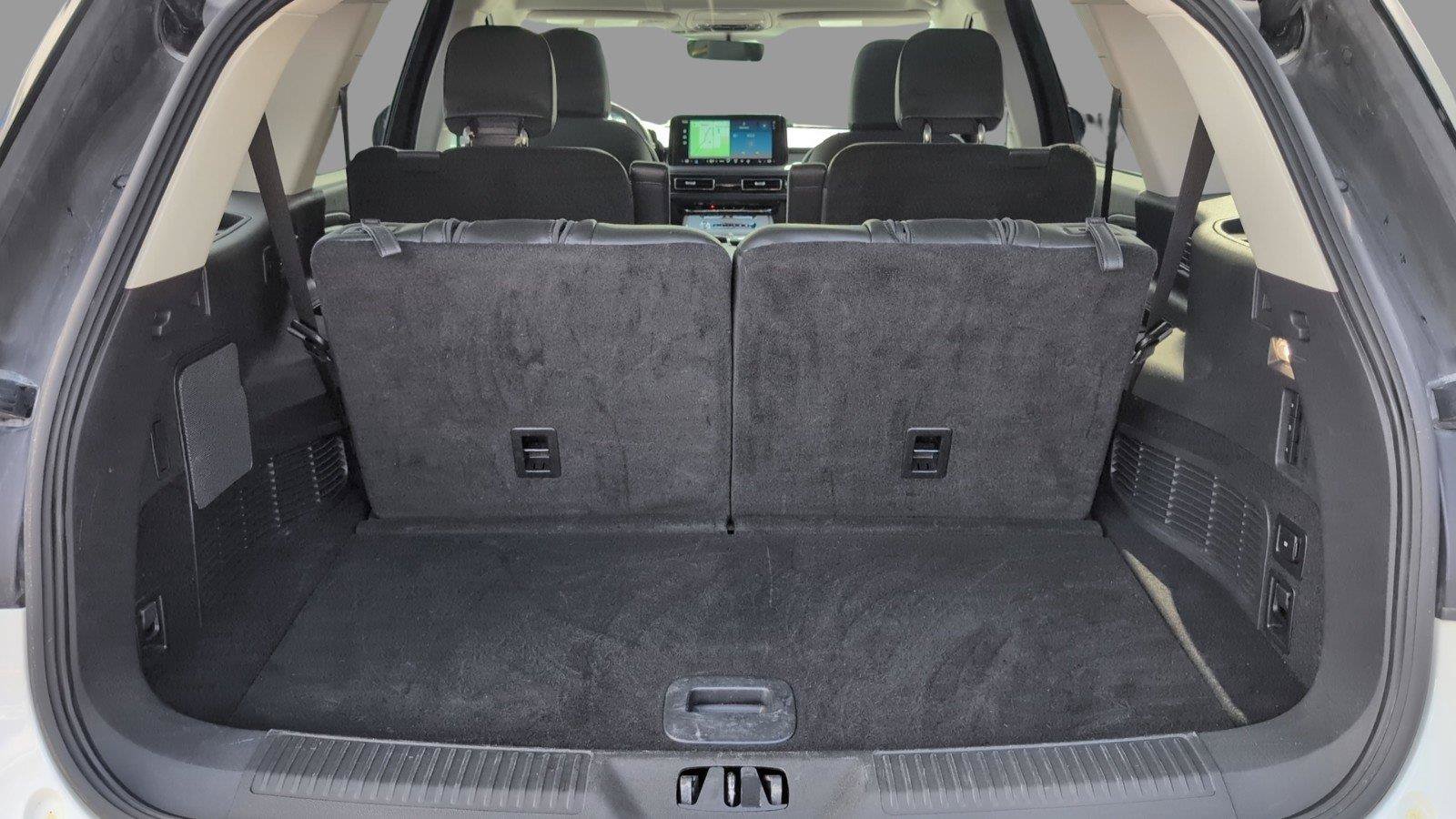 Used 2025 Lincoln Aviator AWD image 5