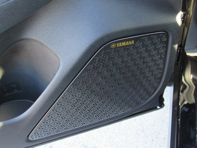 New 2025 Mitsubishi Outlander SE image 13