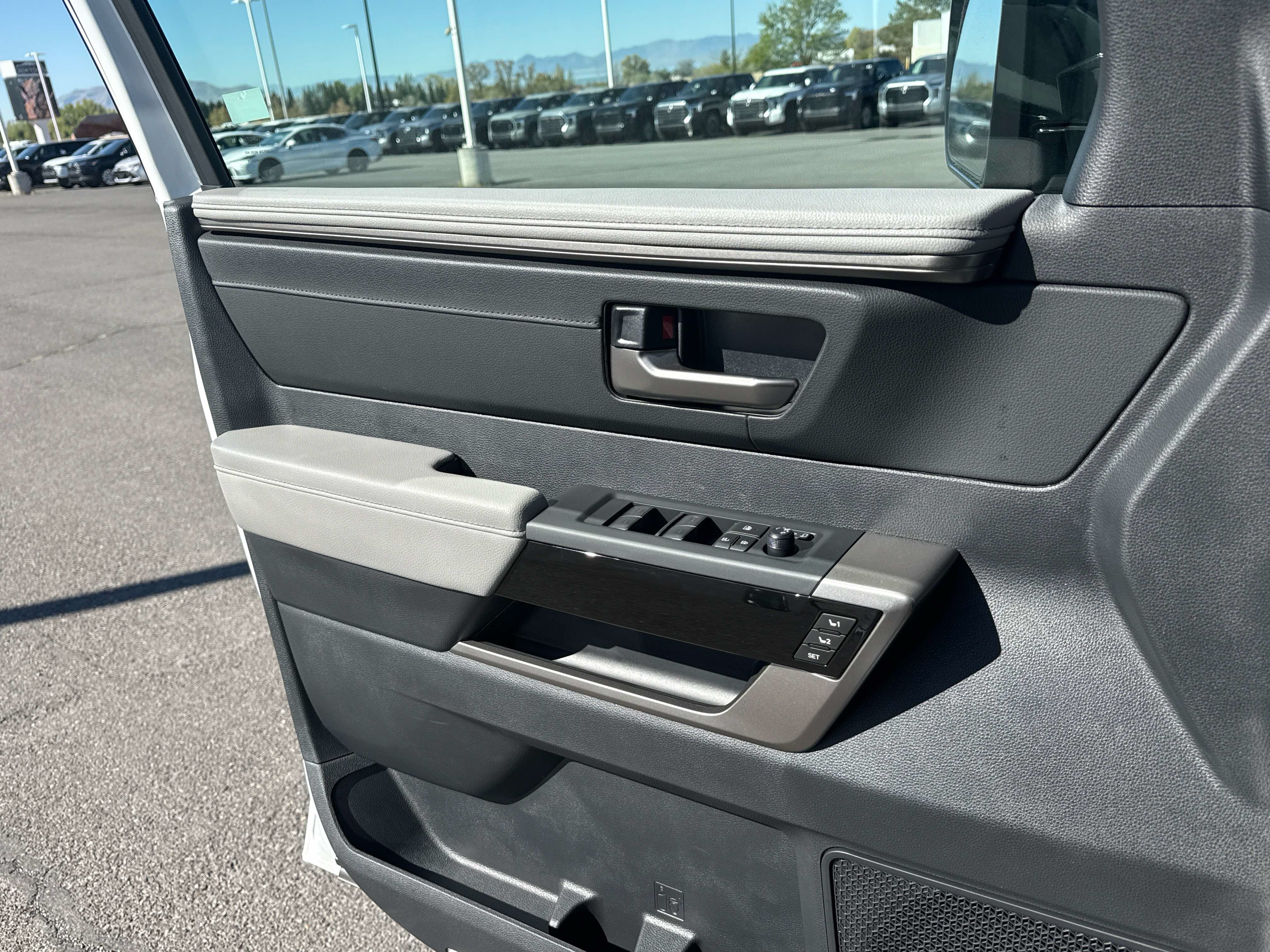 New 2026 Toyota Tundra Limited AWD/4WD image 9