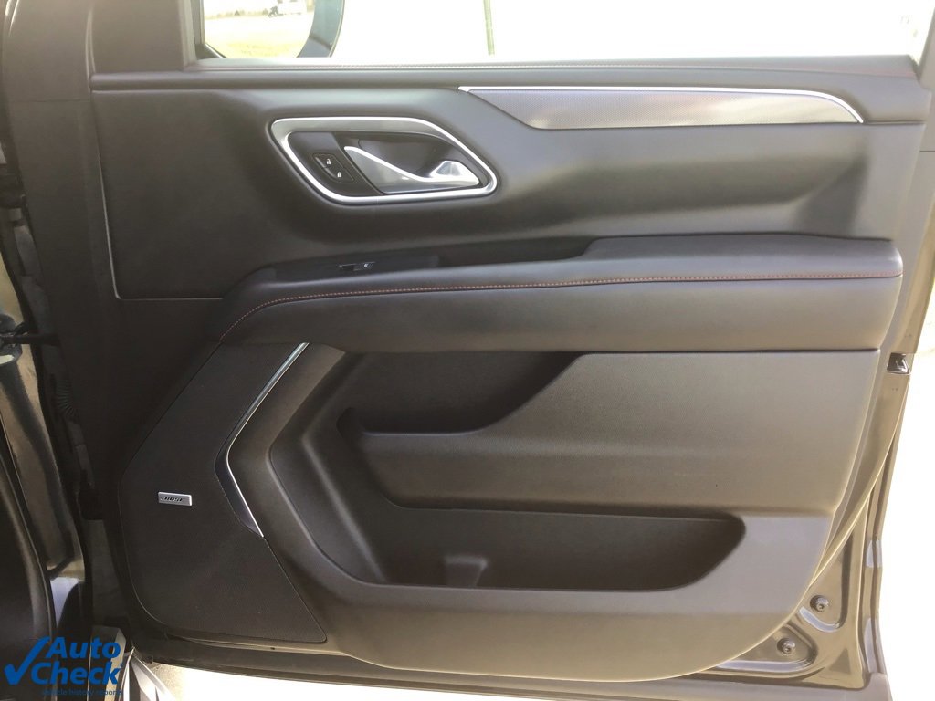 Used 2021 Chevrolet Suburban RST w/ Luxury Package image 27