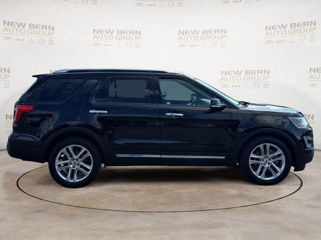 Used 2016 Ford Explorer Limited w/ Equipment Group 301A FWD image 6
