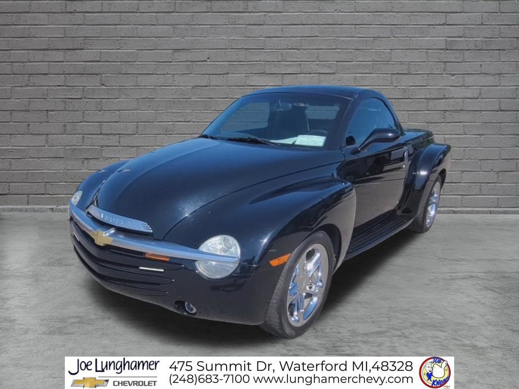 Used 2004 Chevrolet SSR RWD image 8