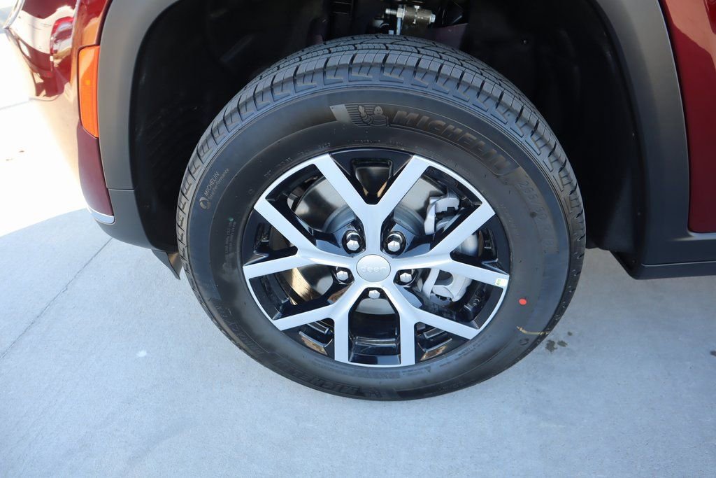 New 2025 Jeep Grand Cherokee L Limited image 18