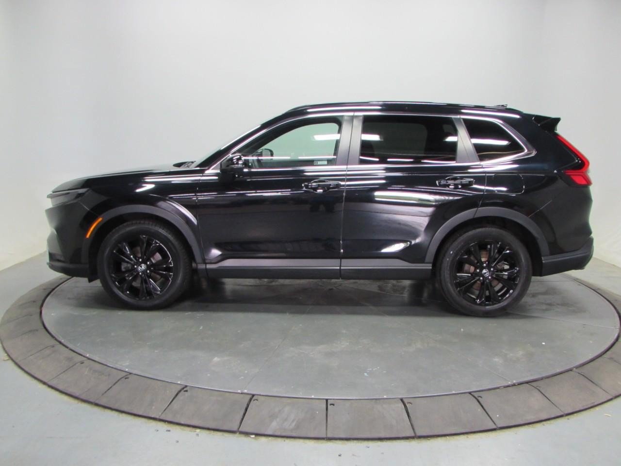 Used 2023 Honda CR-V Sport Touring image 4
