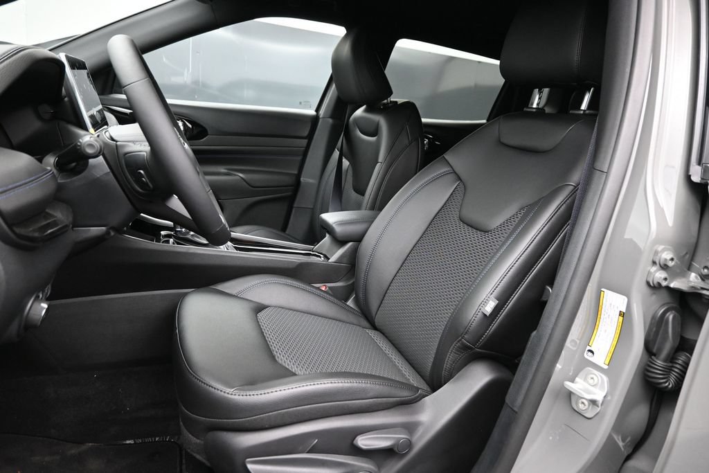 New 2026 Jeep Compass Latitude AWD/4WD image 2