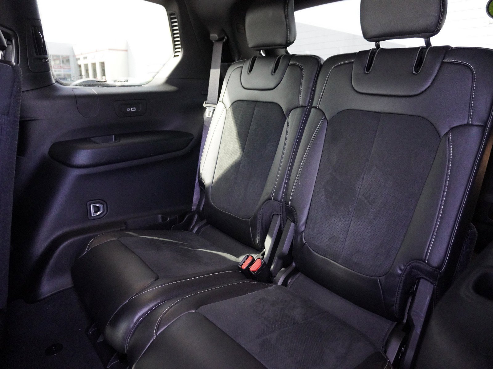 Used 2025 Jeep Grand Cherokee L Laredo image 15