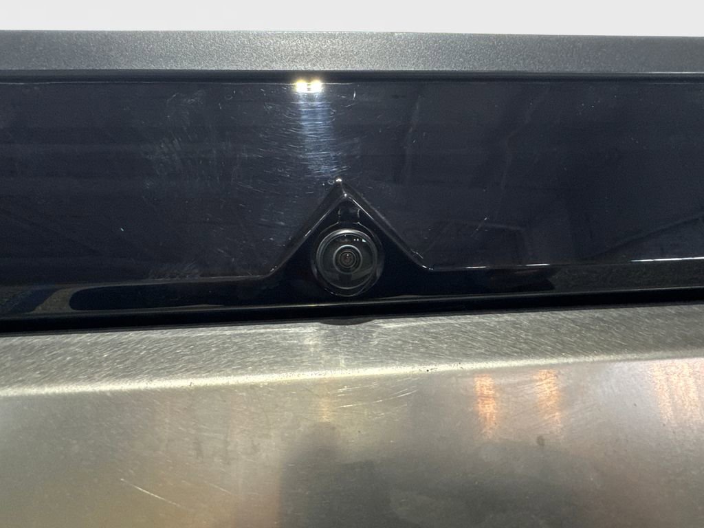 Used 2024 Tesla Cybertruck AWD Crew Cab image 21