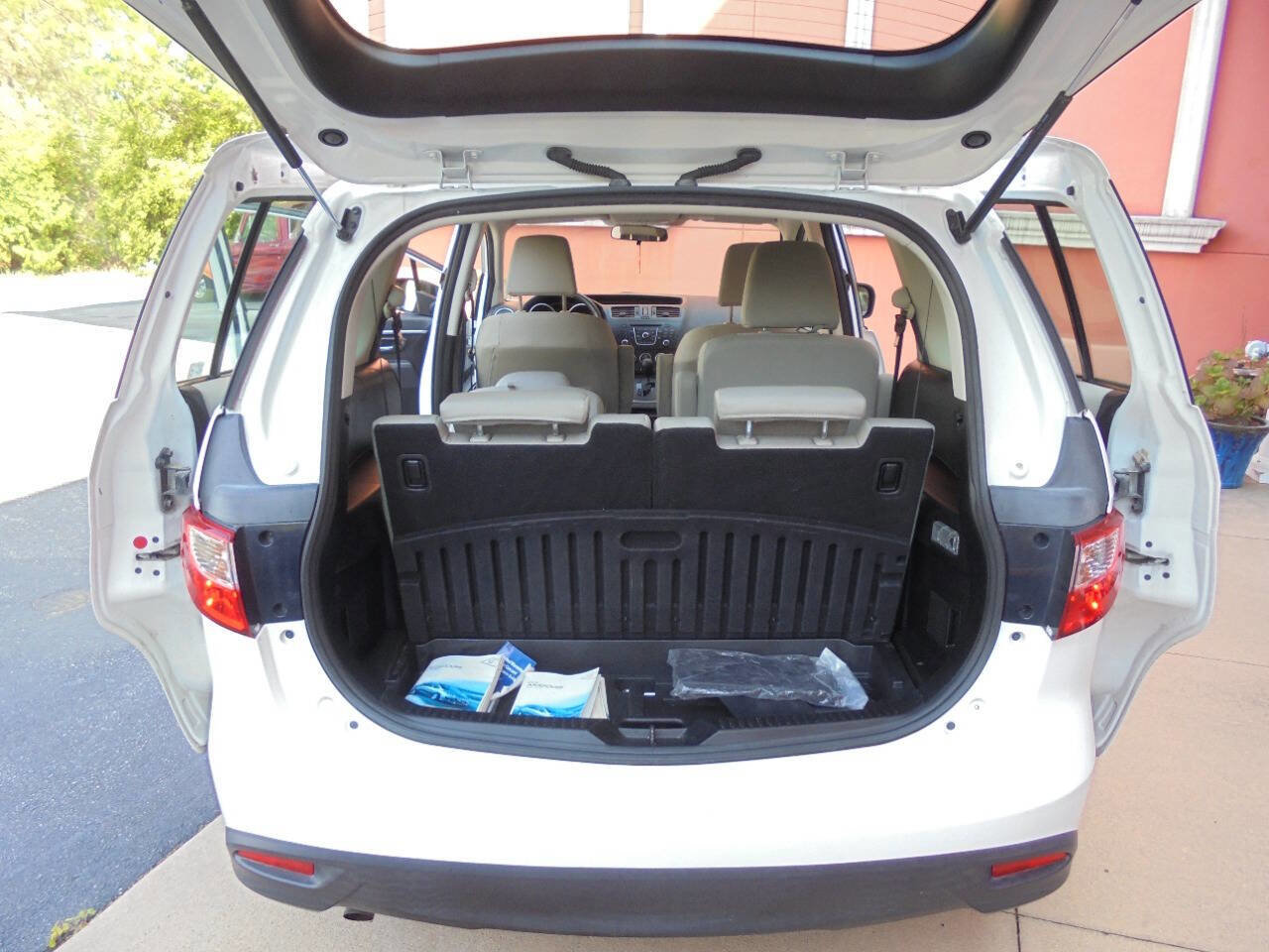 Used 2015 MAZDA MAZDA5 Sport FWD image 30