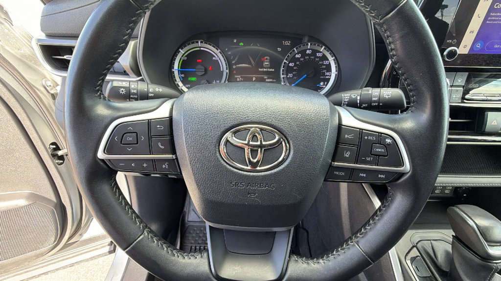 Used 2023 Toyota Highlander LE image 18