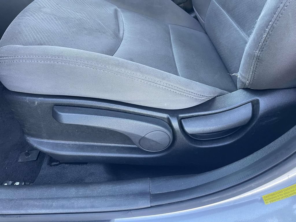 Used 2013 Hyundai Elantra GLS FWD image 17