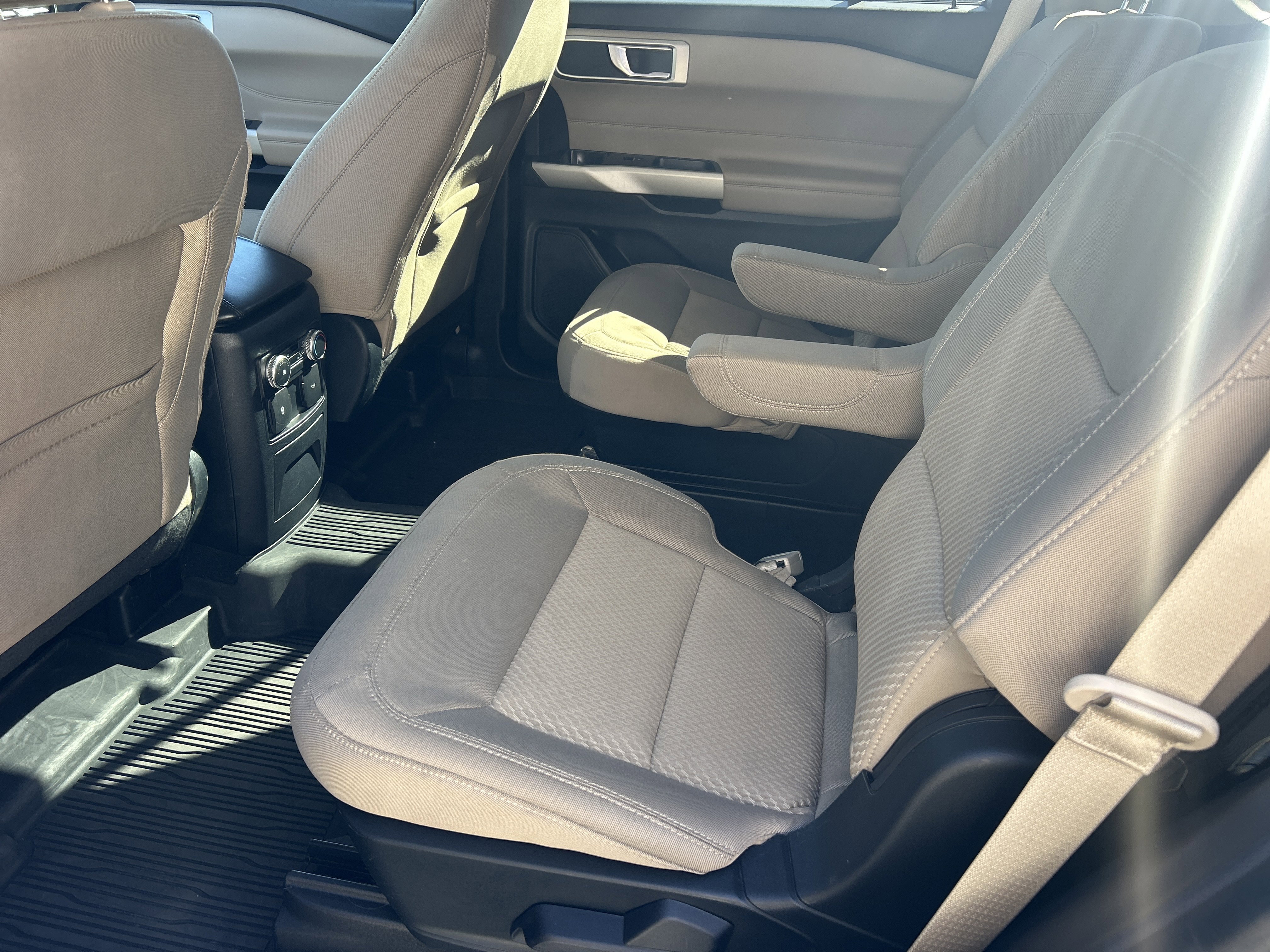 Used 2022 Ford Explorer XLT image 10