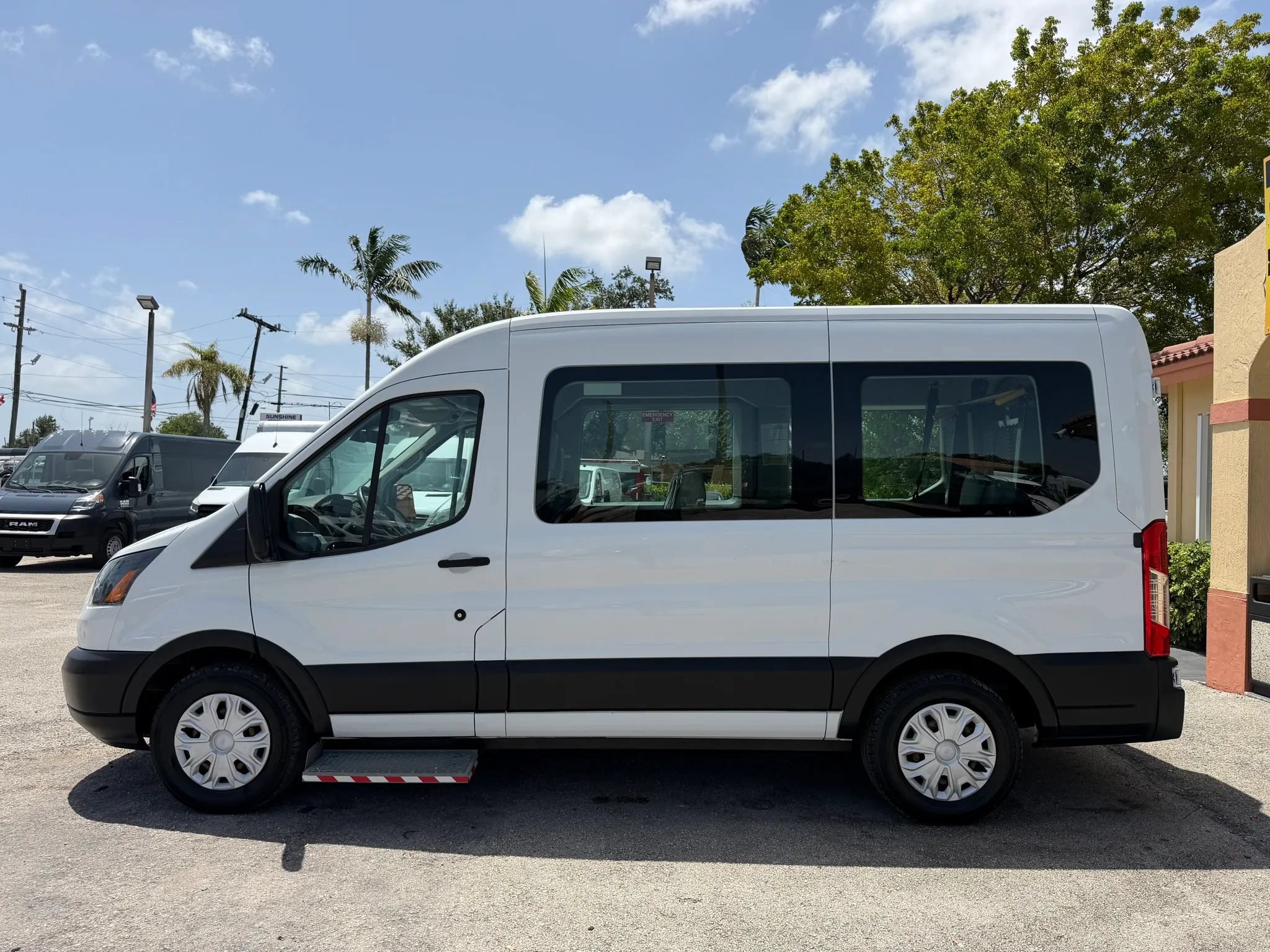 Used 2019 Ford Transit 150 XL RWD image 4
