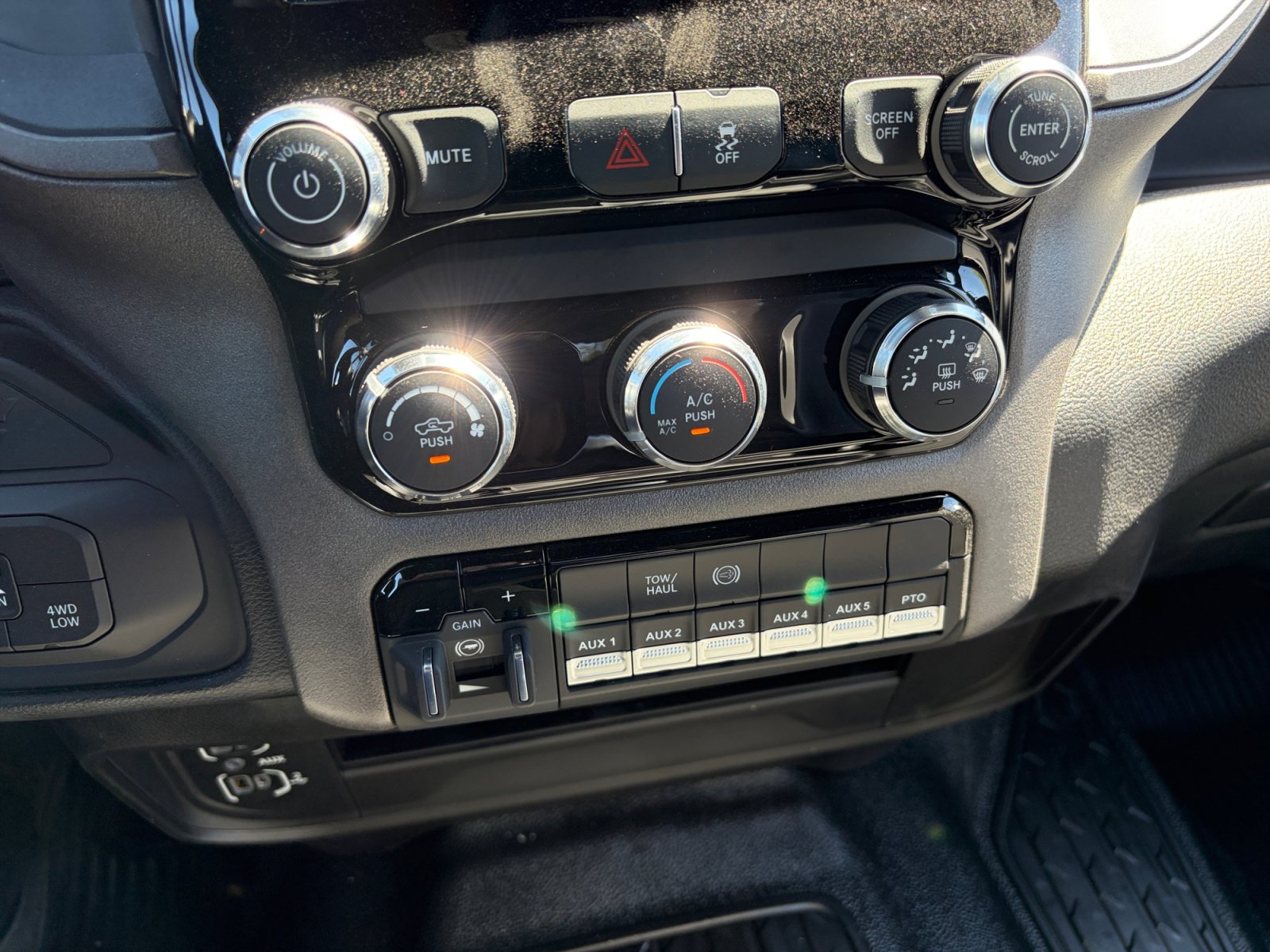 New 2027 RAM 5500 Tradesman w/ Chrome Appearance Group AWD/4WD image 22