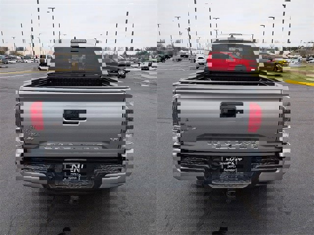 Used 2017 Toyota Tacoma Limited image 5