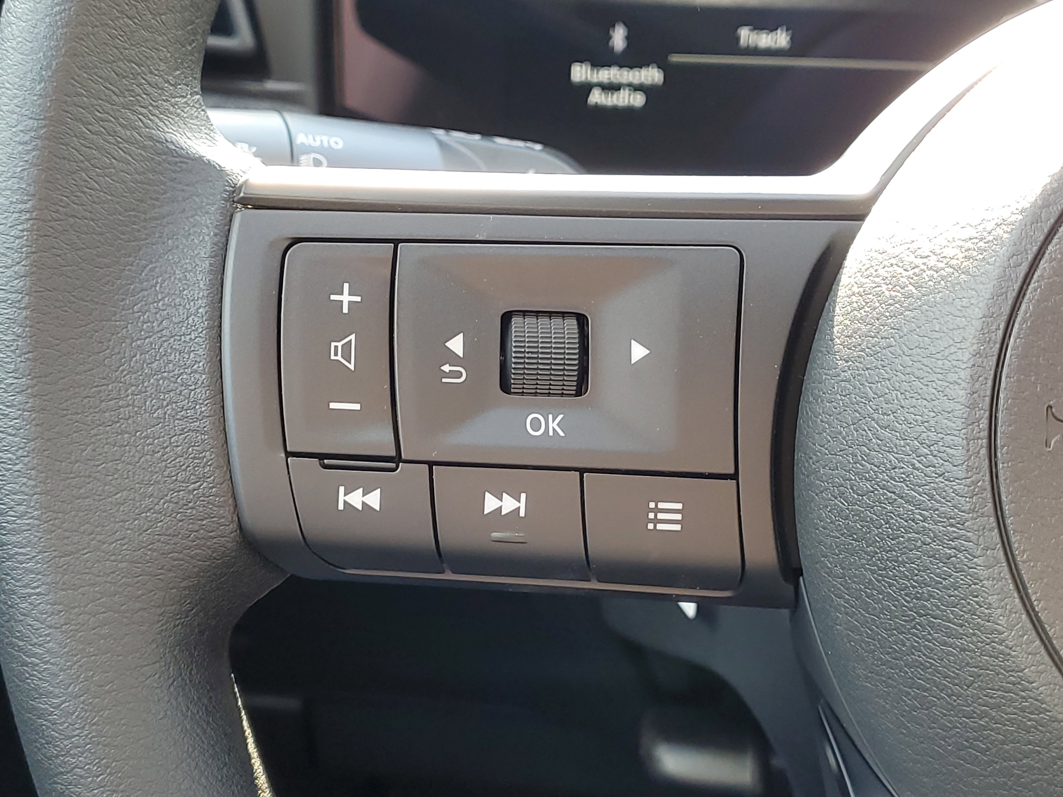 New 2026 Nissan Kicks SV w/ SV Premium Package AWD/4WD image 7