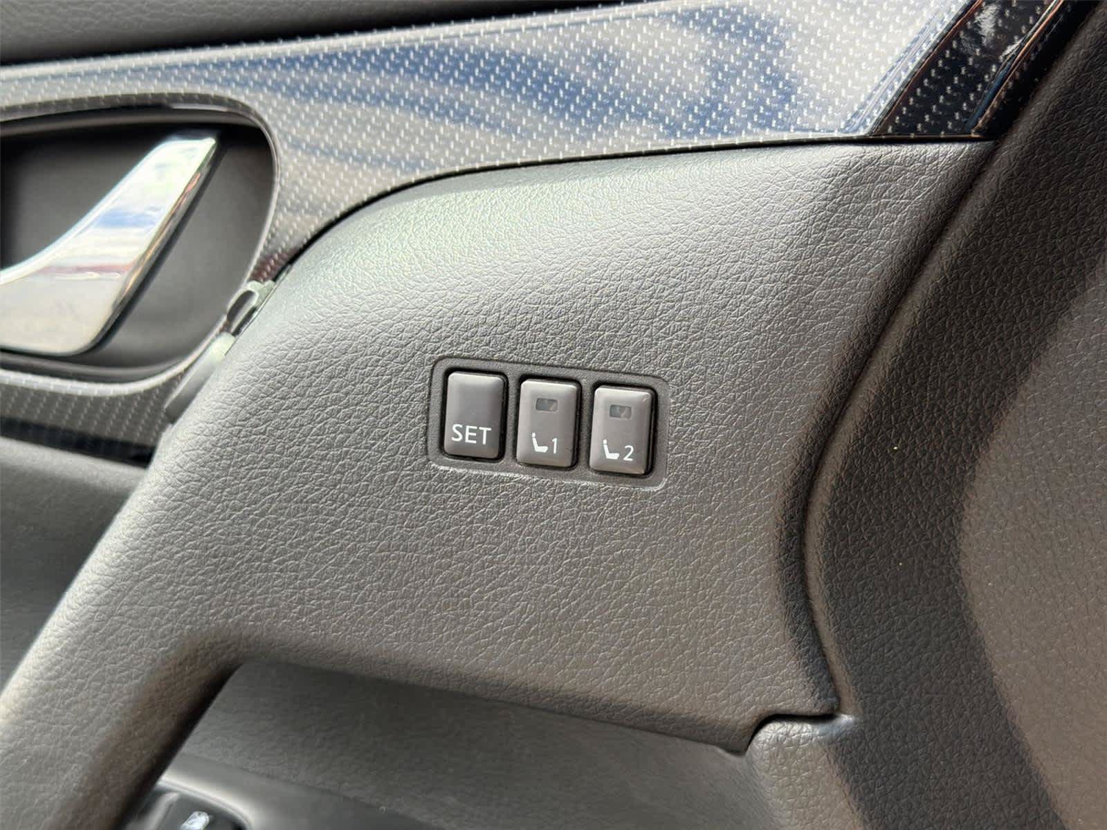 Used 2018 Nissan Rogue SL FWD image 39