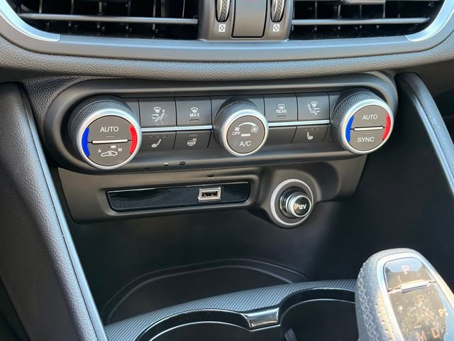 Used 2025 Alfa Romeo Giulia w/ Driving Assist Package RWD image 22