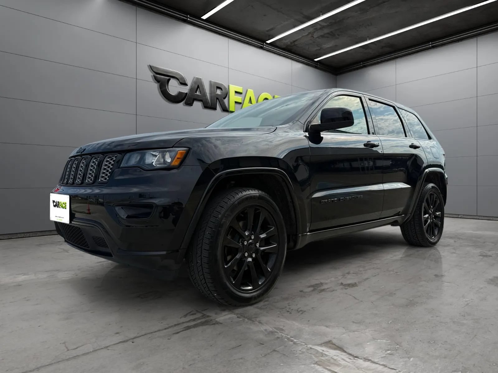 Used 2019 Jeep Grand Cherokee Altitude AWD/4WD image 5