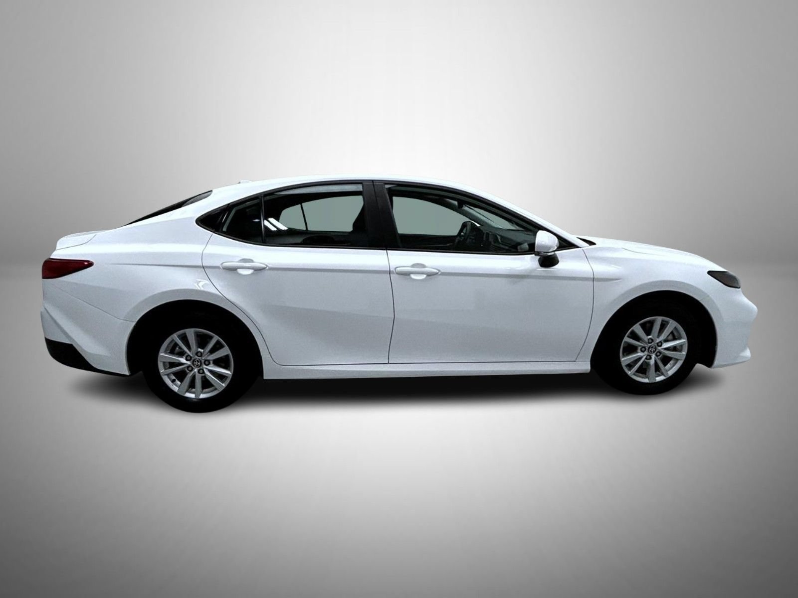 Used 2026 Toyota Camry LE FWD image 4