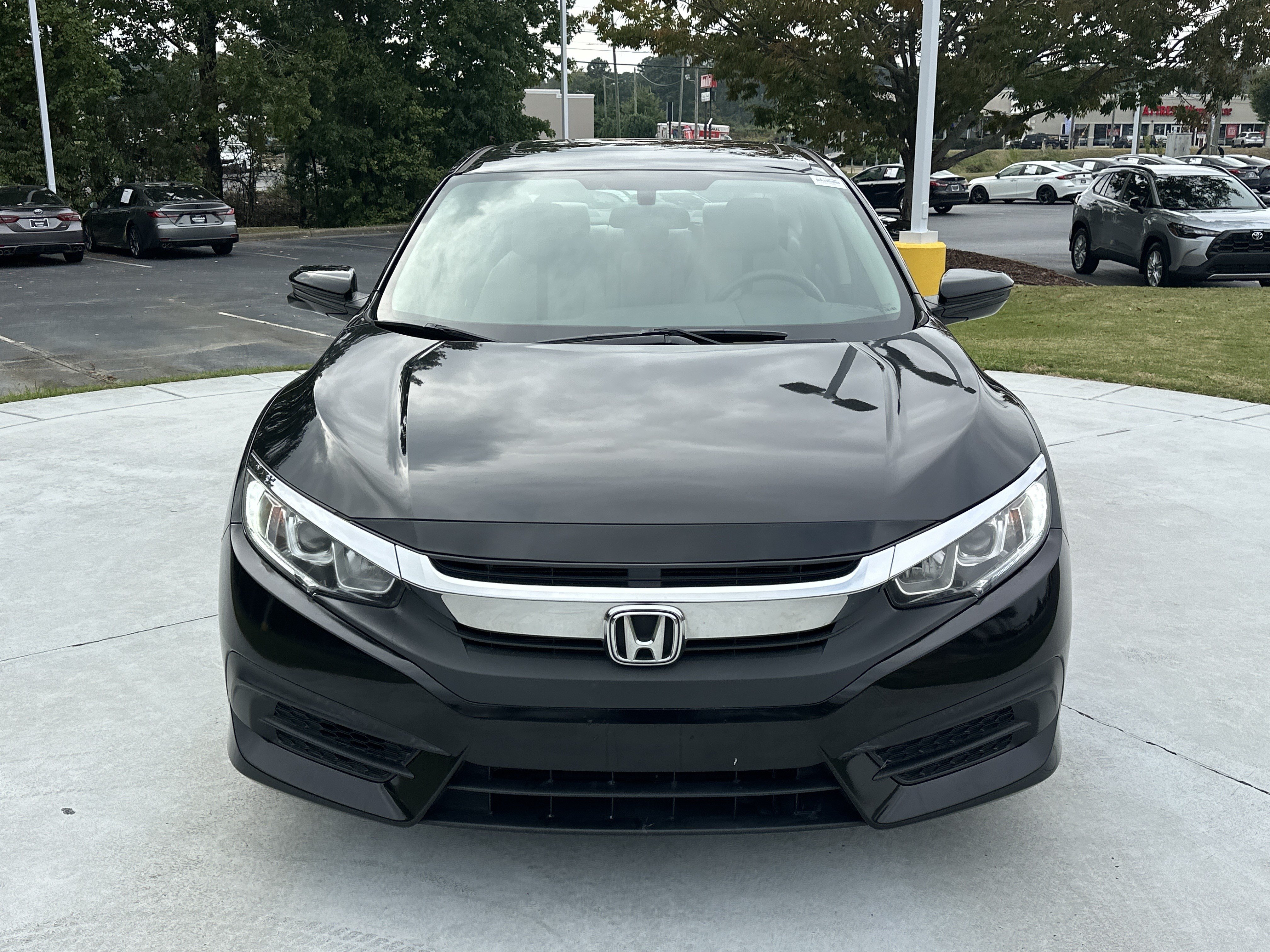 Used 2017 Honda Civic EX image 3