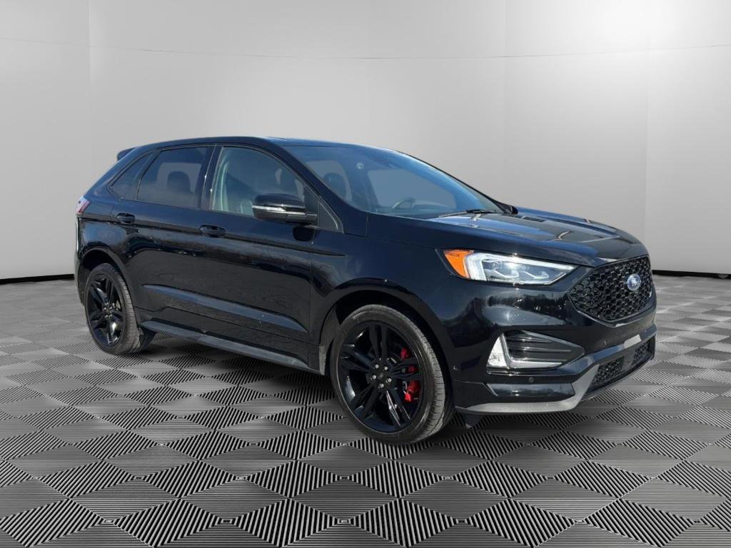 Used 2023 Ford Edge ST w/ Equipment Group 401A image 2