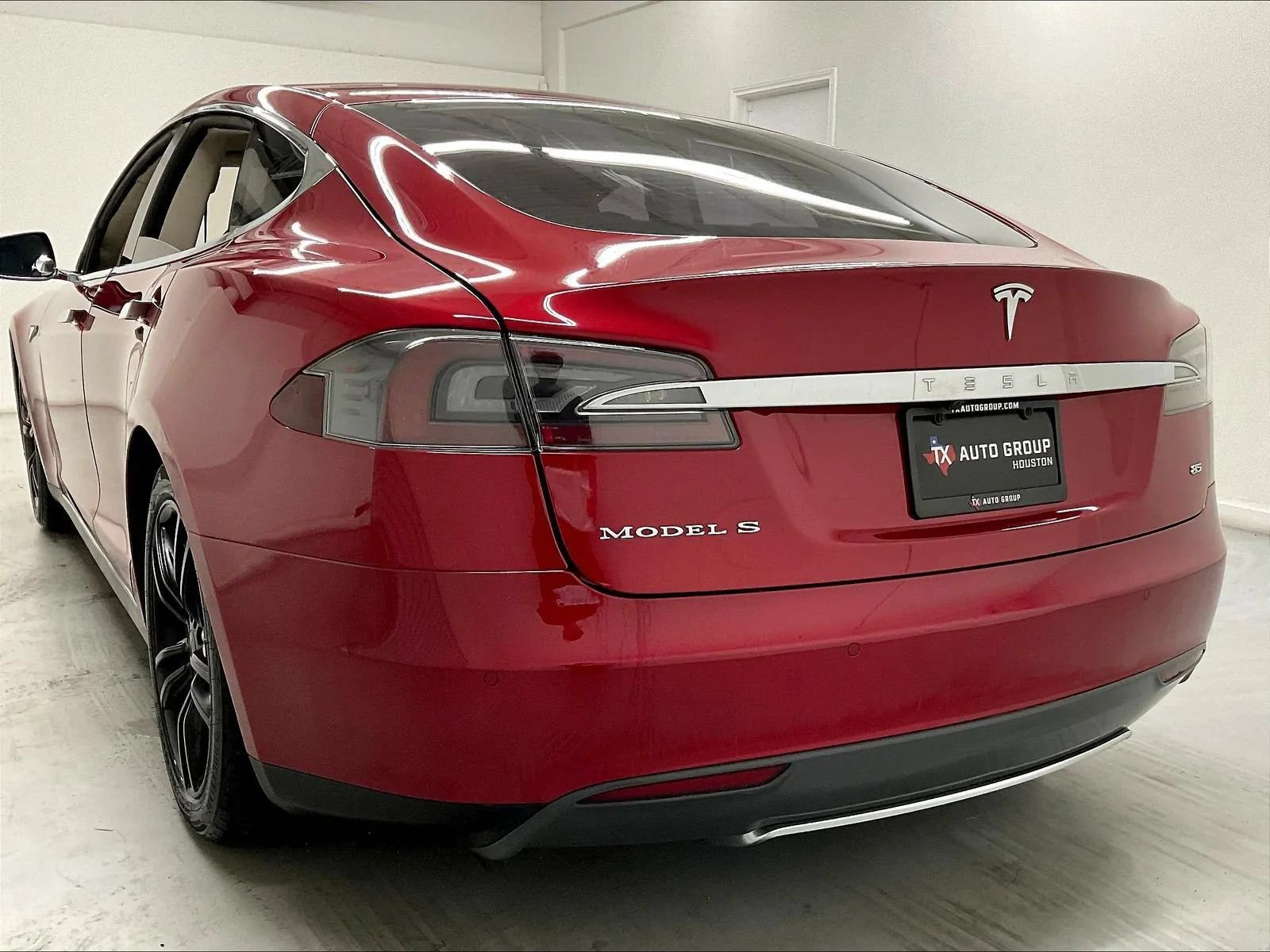 Used 2014 Tesla Model S 85 RWD image 26