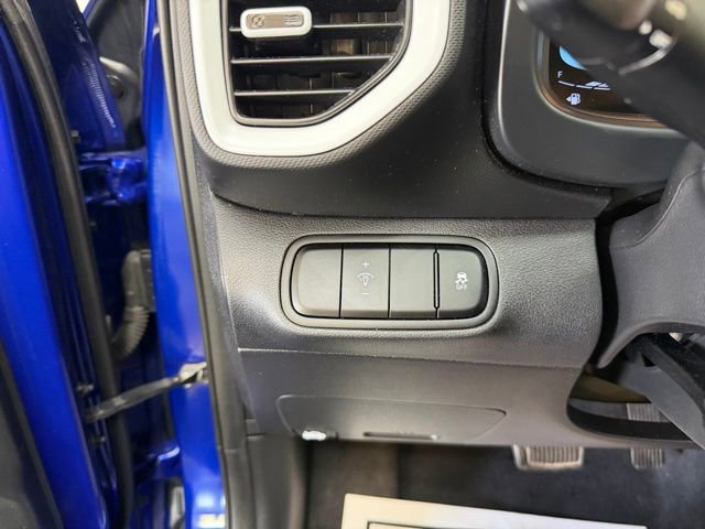 Used 2023 Hyundai Venue Limited FWD image 20