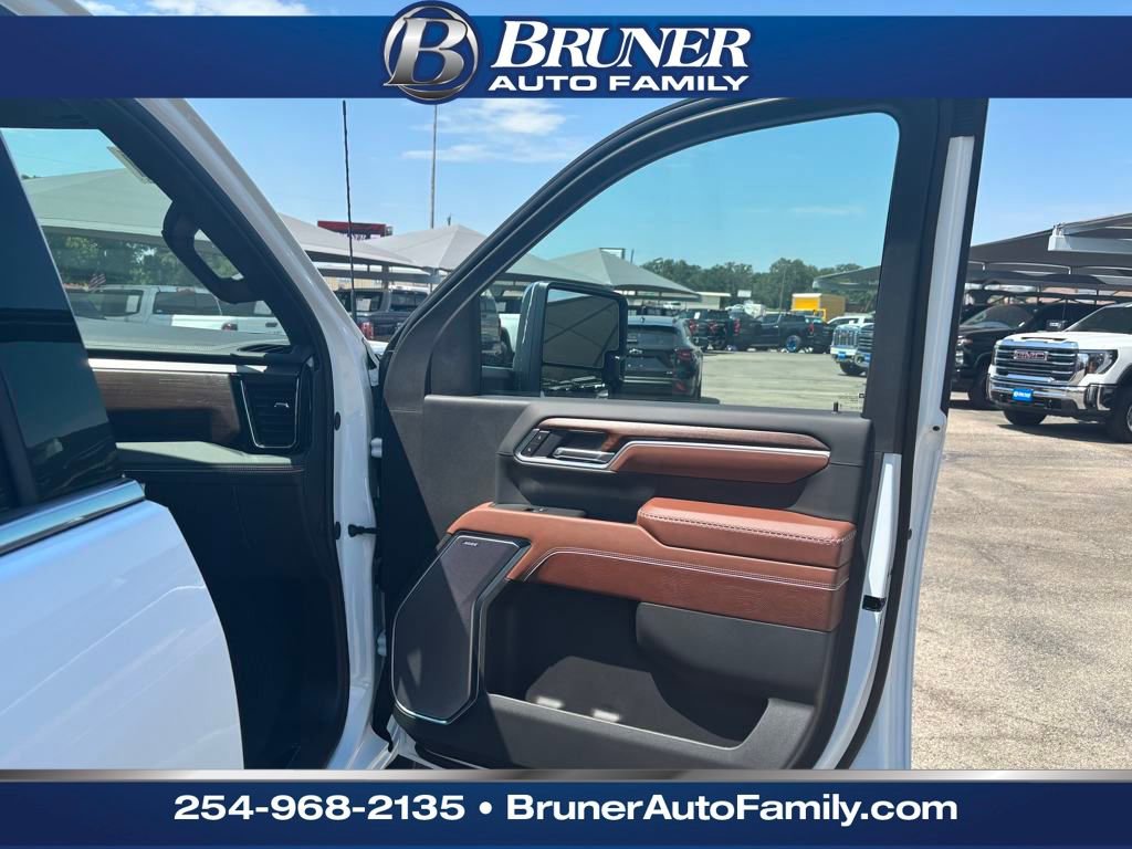 New 2025 GMC Sierra 2500 Denali Ultimate image 14