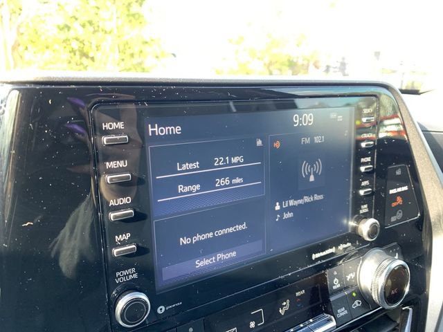 Used 2022 Toyota Highlander XLE image 21