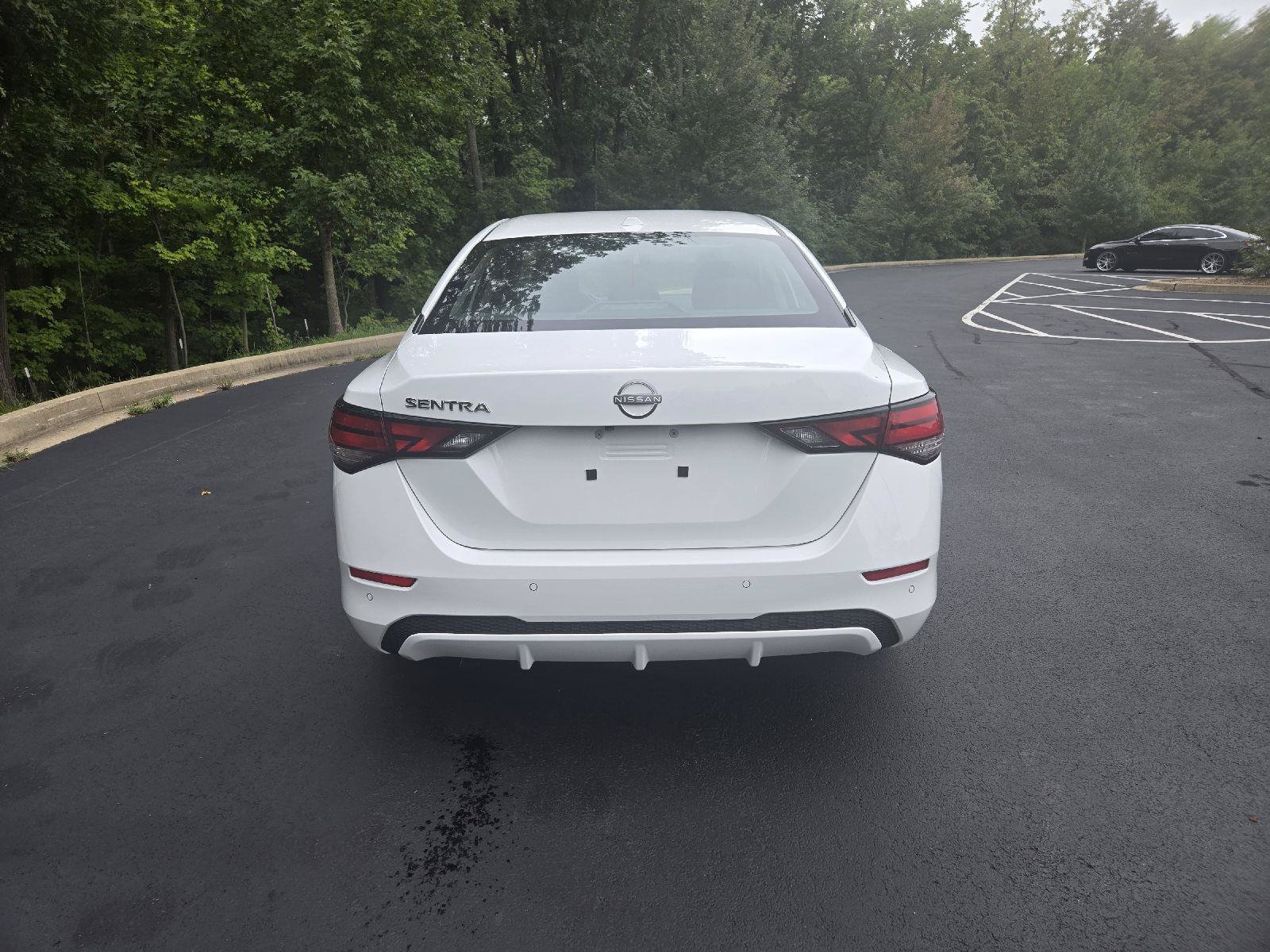 Used 2025 Nissan Sentra SV FWD image 8