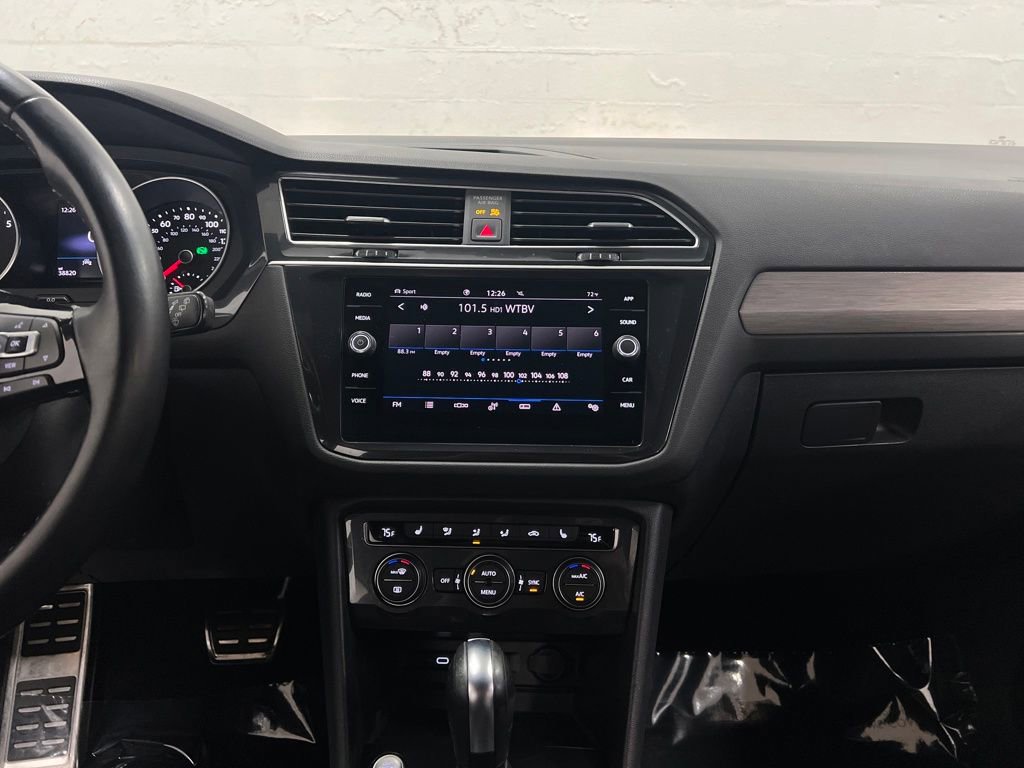 Used 2021 Volkswagen Tiguan SE R-Line image 20